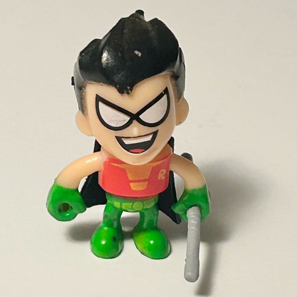 TEEN TITANS GO ROBIN THE BATMAN 2” ACTION FIGURE PVC CAKE TOPPER TOY